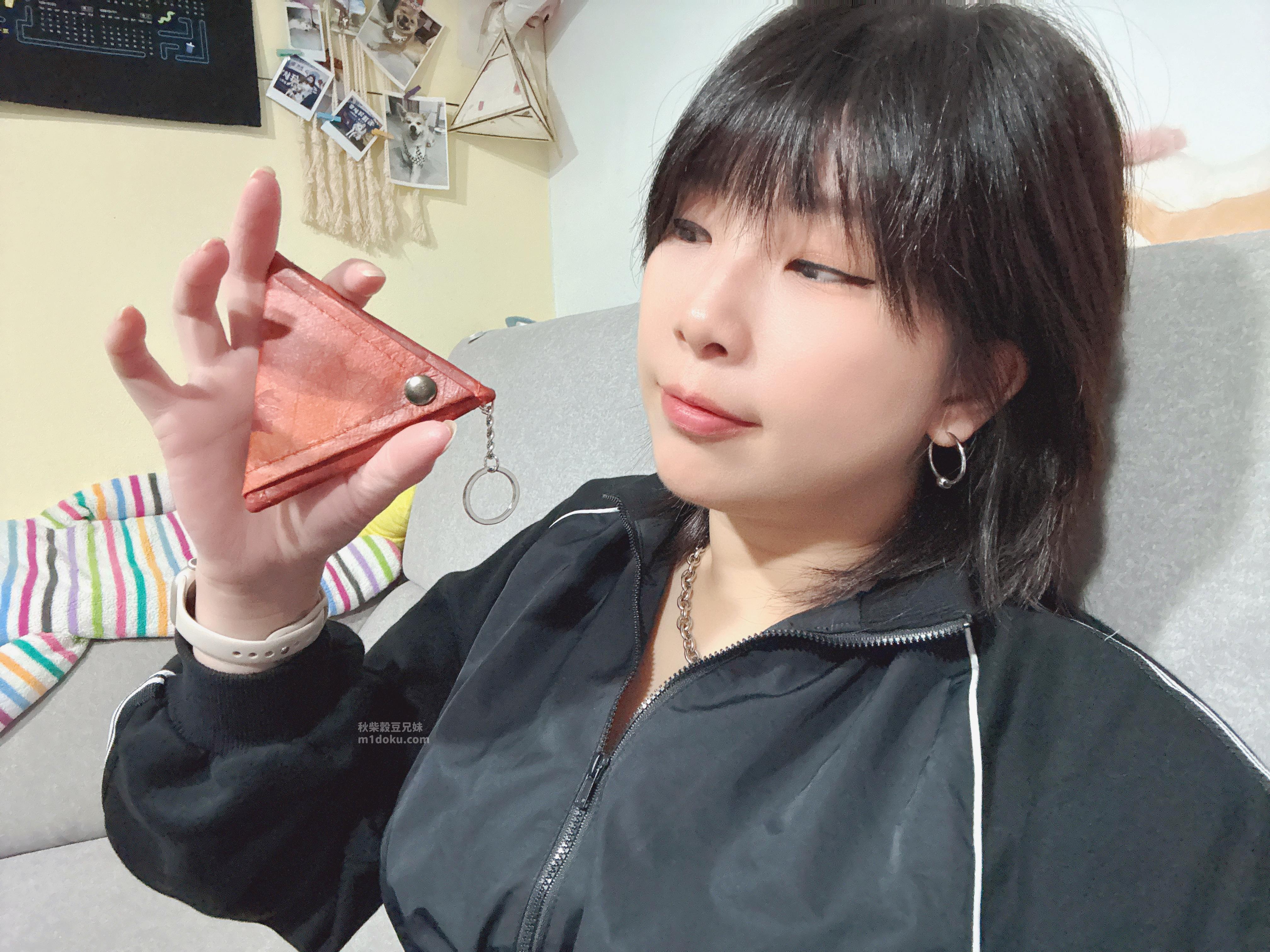 唯心選物 Tevrin柚木葉皮革設計 Tevrin 森光 樹葉三角零錢包 樹葉短夾拉鍊款 錢包推薦 短夾開箱 零錢包推薦 手工製作 環保永續