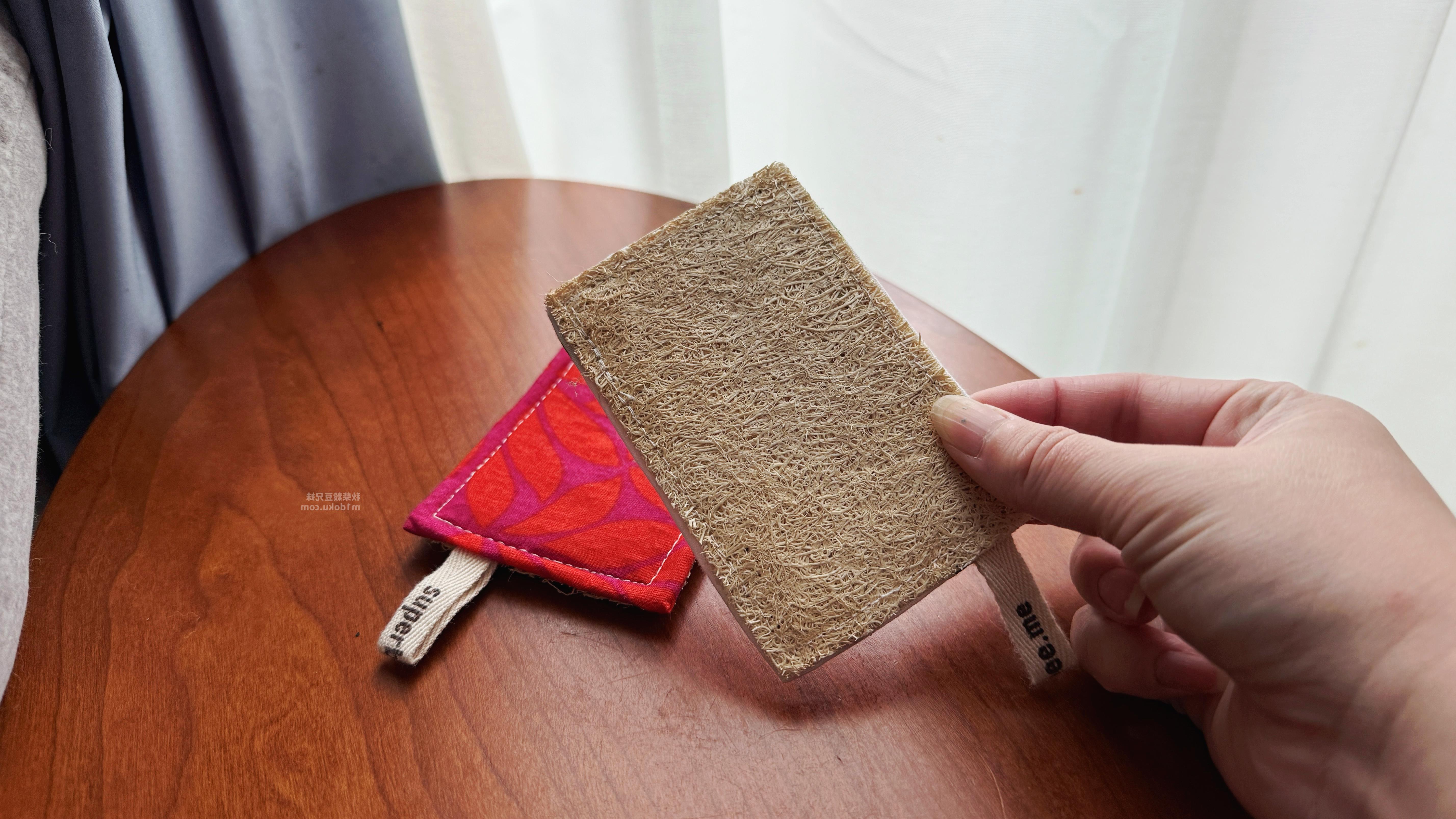 唯心選物 泰國Superbee環保蜂蠟 環保蜂蠟布 天然洗碗絲瓜海綿布 有機棉卸妝墊 洗臉墊 小蜜蜂 生活用品 廚房用品推薦 食物保鮮 永續環境 生物降解 地球環保 - 第12張圖 唯心選物 泰國Superbee環保蜂蠟 環保蜂蠟布 天然洗碗絲瓜海綿布 有機棉卸妝墊 洗臉墊 小蜜蜂 生活用品 廚房用品推薦 食物保鮮 永續環境 生物降解 地球環保