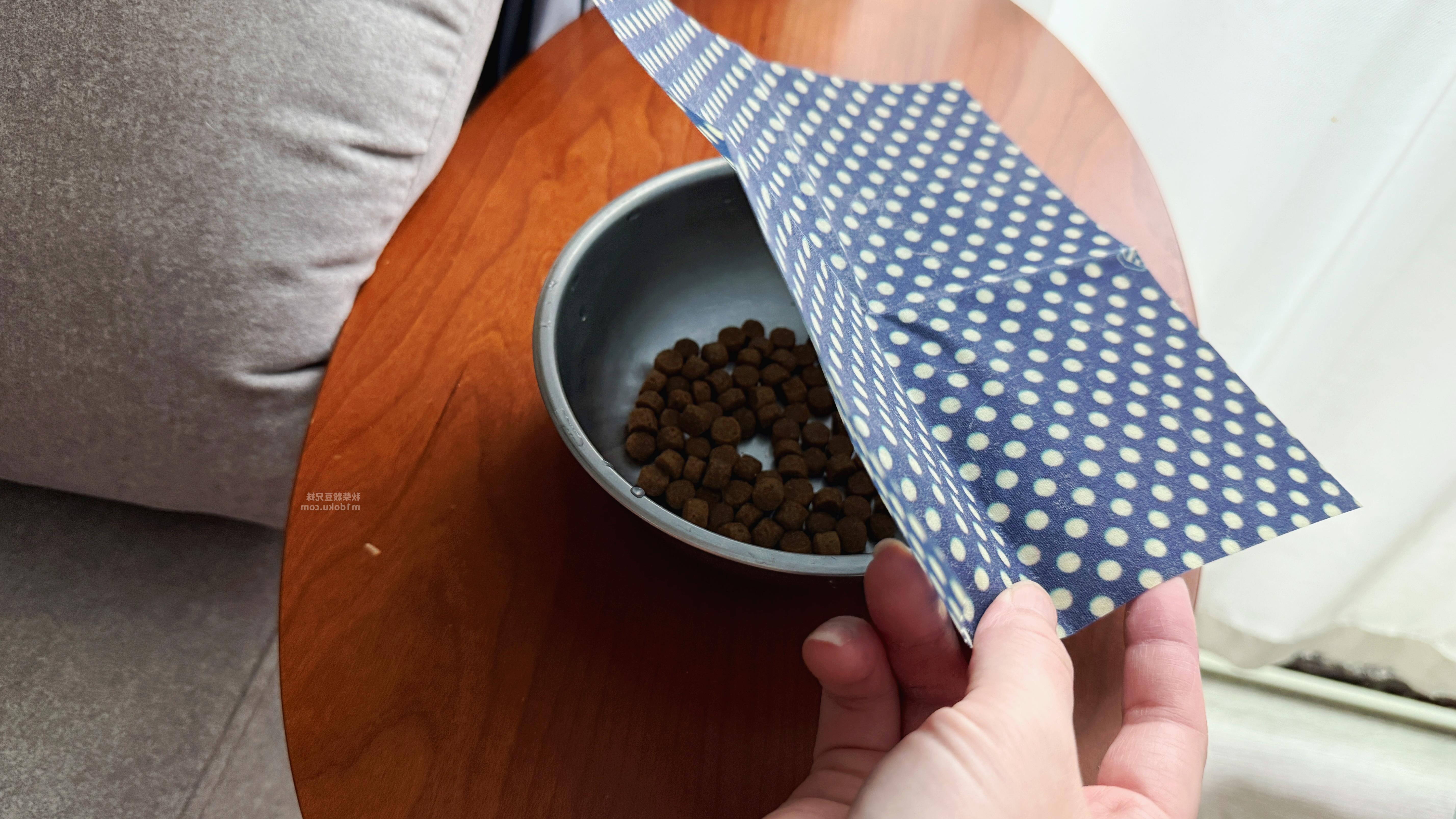 唯心選物 泰國Superbee環保蜂蠟 環保蜂蠟布 天然洗碗絲瓜海綿布 有機棉卸妝墊 洗臉墊 小蜜蜂 生活用品 廚房用品推薦 食物保鮮 永續環境 生物降解 地球環保 - 第37張圖 唯心選物 泰國Superbee環保蜂蠟 環保蜂蠟布 天然洗碗絲瓜海綿布 有機棉卸妝墊 洗臉墊 小蜜蜂 生活用品 廚房用品推薦 食物保鮮 永續環境 生物降解 地球環保