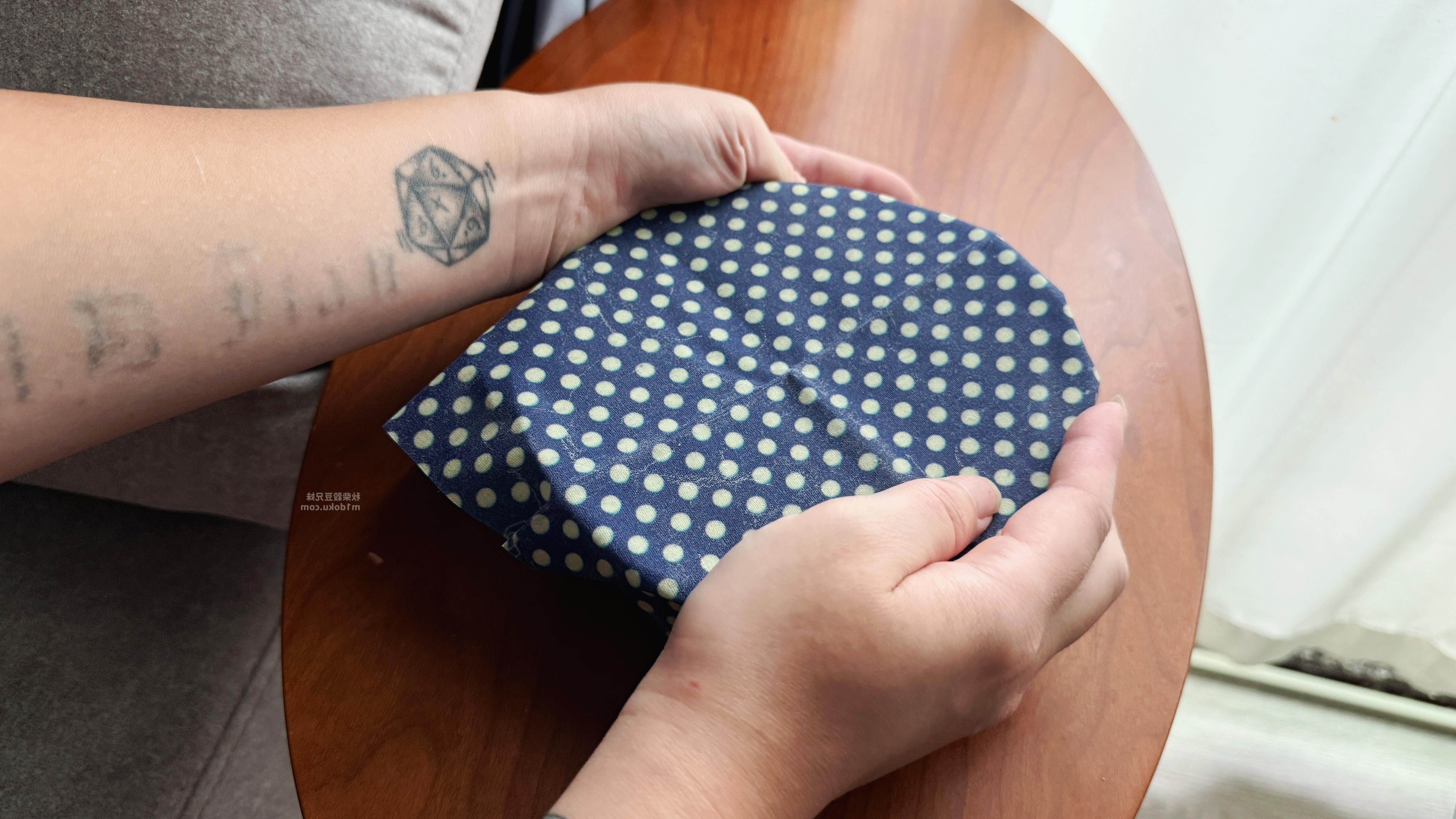 唯心選物 泰國Superbee環保蜂蠟 環保蜂蠟布 天然洗碗絲瓜海綿布 有機棉卸妝墊 洗臉墊 小蜜蜂 生活用品 廚房用品推薦 食物保鮮 永續環境 生物降解 地球環保 - 第40張圖 唯心選物 泰國Superbee環保蜂蠟 環保蜂蠟布 天然洗碗絲瓜海綿布 有機棉卸妝墊 洗臉墊 小蜜蜂 生活用品 廚房用品推薦 食物保鮮 永續環境 生物降解 地球環保