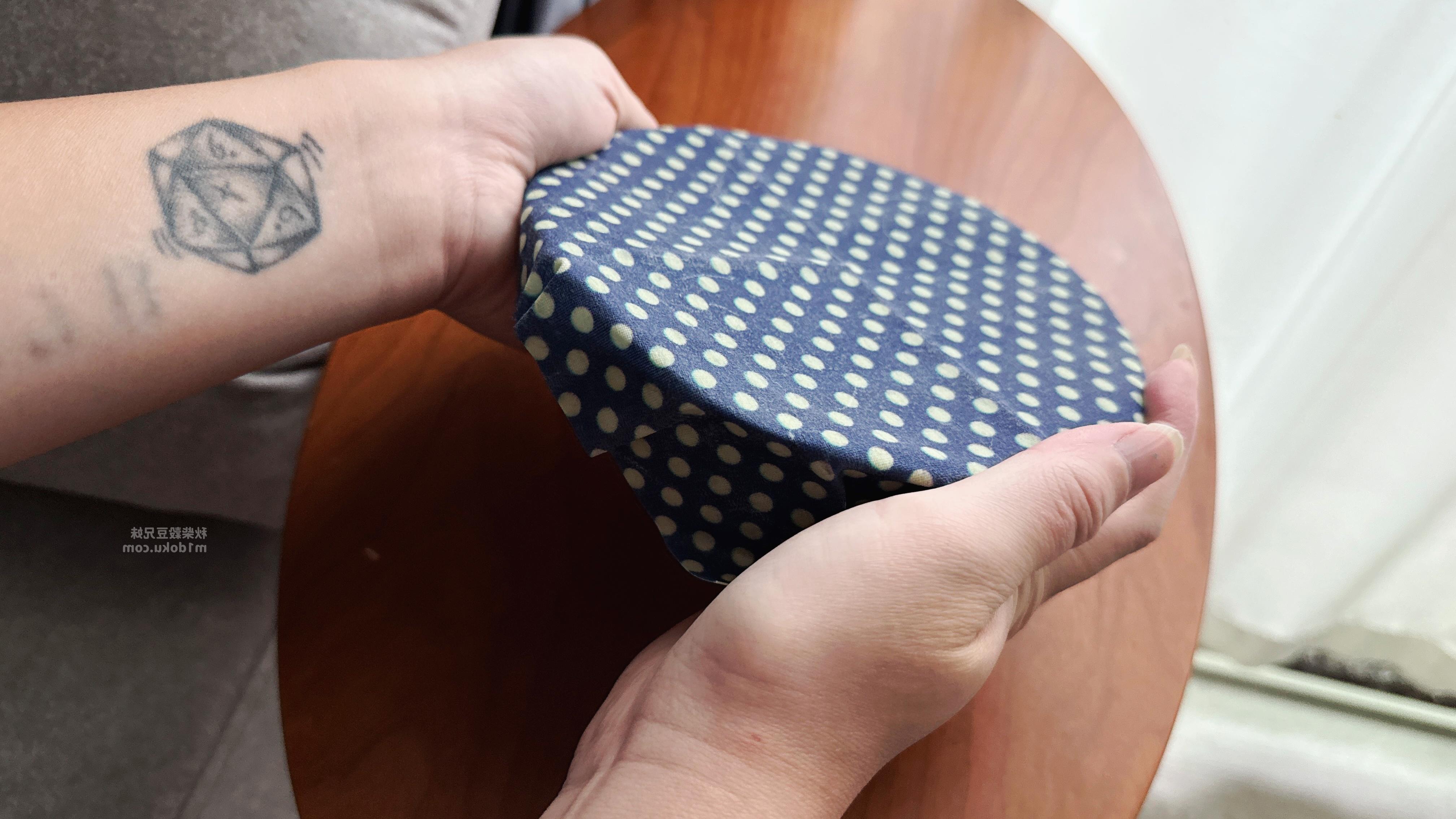 唯心選物 泰國Superbee環保蜂蠟 環保蜂蠟布 天然洗碗絲瓜海綿布 有機棉卸妝墊 洗臉墊 小蜜蜂 生活用品 廚房用品推薦 食物保鮮 永續環境 生物降解 地球環保 - 第41張圖 唯心選物 泰國Superbee環保蜂蠟 環保蜂蠟布 天然洗碗絲瓜海綿布 有機棉卸妝墊 洗臉墊 小蜜蜂 生活用品 廚房用品推薦 食物保鮮 永續環境 生物降解 地球環保