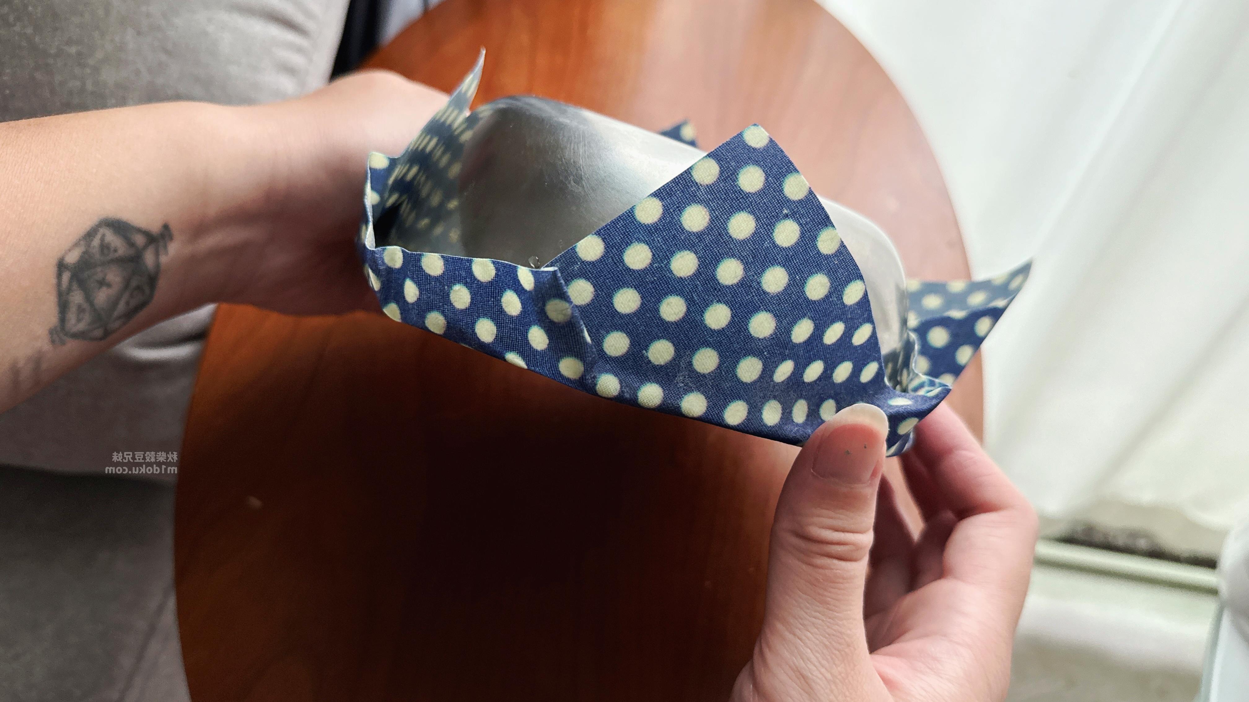 唯心選物 泰國Superbee環保蜂蠟 環保蜂蠟布 天然洗碗絲瓜海綿布 有機棉卸妝墊 洗臉墊 小蜜蜂 生活用品 廚房用品推薦 食物保鮮 永續環境 生物降解 地球環保 - 第38張圖 唯心選物 泰國Superbee環保蜂蠟 環保蜂蠟布 天然洗碗絲瓜海綿布 有機棉卸妝墊 洗臉墊 小蜜蜂 生活用品 廚房用品推薦 食物保鮮 永續環境 生物降解 地球環保