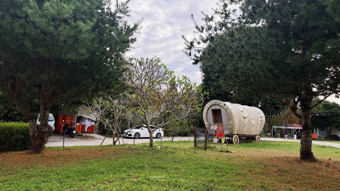 叢林開始Glamping-苗栗店｜寵物友善 懶人露營 一泊四食 流體兔DIY 森林系網美帳篷 露天泳池 電動麻將桌 KTV