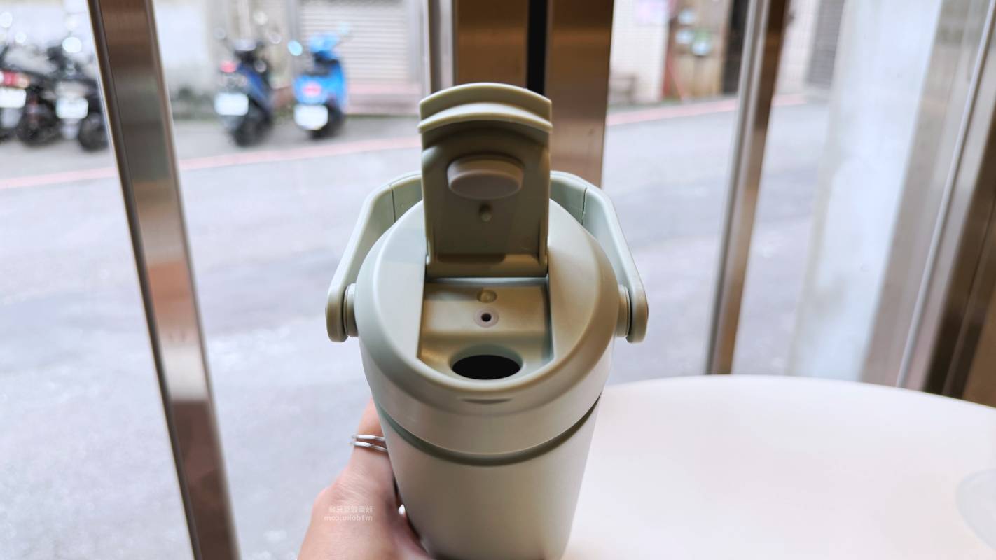 大容量環保杯推薦 mo select換換一杯雙蓋陶瓷塗層真空保溫隨行杯｜陶瓷保溫杯分享 環保杯分享 mo select評價