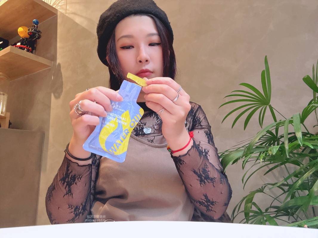 美萃MeiCheck甩水曲羨飲好喝嗎?甩水小紫 懶人體態管理新選擇! 開箱實測分享+ 日常飲用心得 - 第4張圖 美萃MeiCheck甩水曲羨飲好喝嗎?甩水小紫 懶人體態管理新選擇! 開箱實測分享+ 日常飲用心得