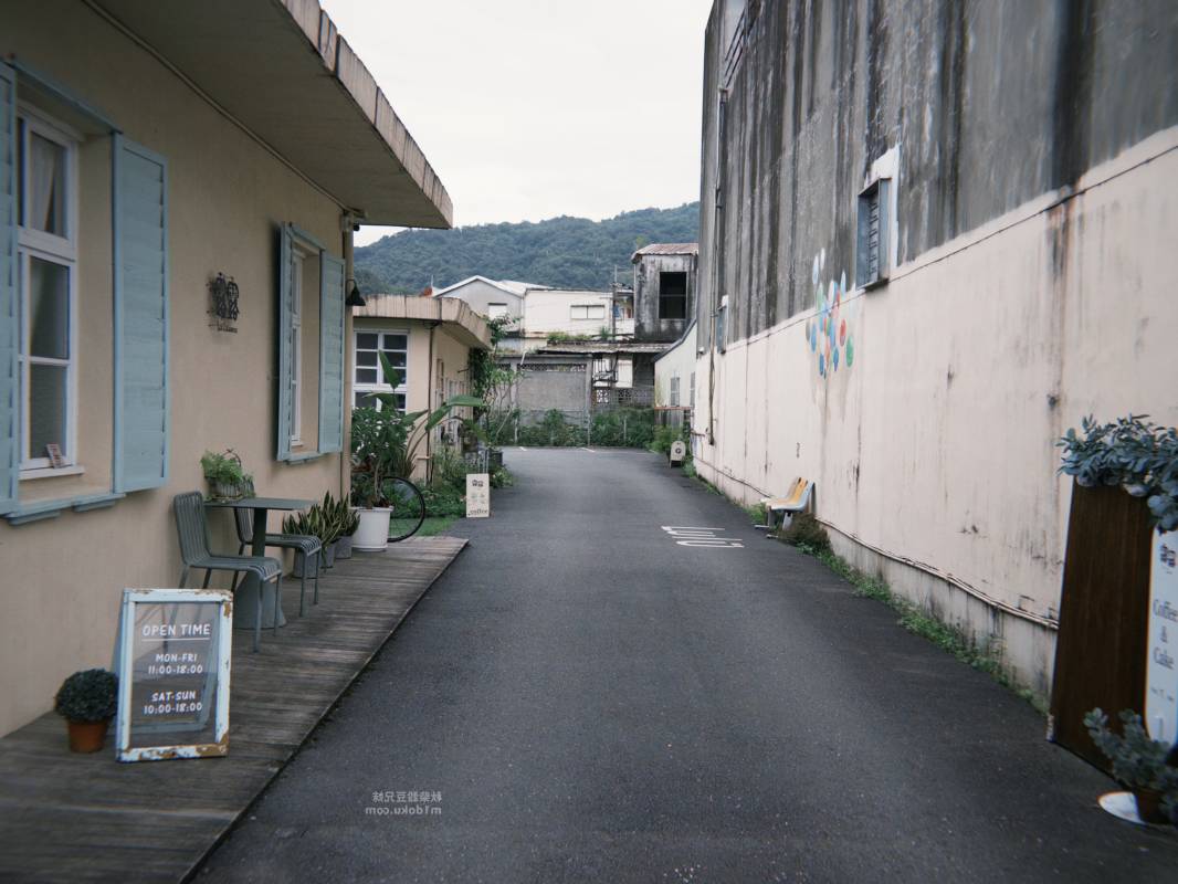宜蘭 三星 露露咖啡 Lulü Coffee｜寵物友善 舊宿舍改建 清新老宅文青咖啡廳 炸蝦飯糰人氣必點 精緻下午茶甜點 免費停車場