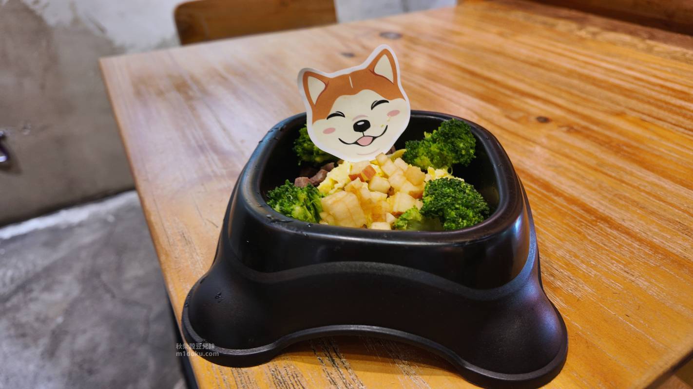 【永和寵物友善餐廳推薦】捲尾巴 Let’s Pet Paws Restaurant|帶毛孩來吃寵物鮮食!超澎湃早午餐、高CP值義大利麵,中永和寵物友善餐廳首選 米豆與米穀的日系美食探險! - 第13張圖 【永和寵物友善餐廳推薦】捲尾巴 Let’s Pet Paws Restaurant|帶毛孩來吃寵物鮮食!超澎湃早午餐、高CP值義大利麵,中永和寵物友善餐廳首選 米豆與米穀的日系美食探險!
